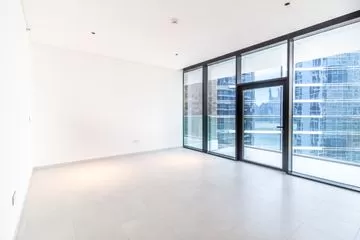 High Floor and Huge Studio w/ Canal View