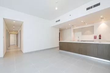 Spacious &amp; Bright Apt | Ready To Move In