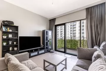 Large Iconic Apt | Next to Park and Mall
