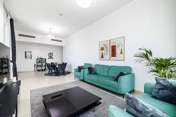 Modern and Bright Unit | Well Maintained